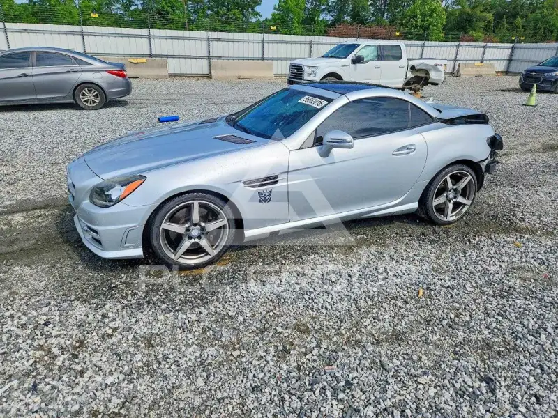 2015 Mercedes Benz SLK-Class photo
