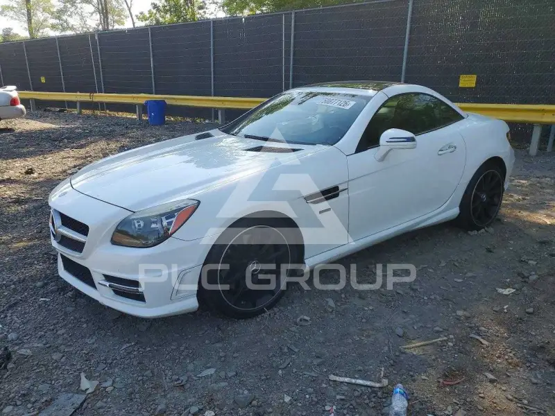 2015 Mercedes Benz SLK-Class photo