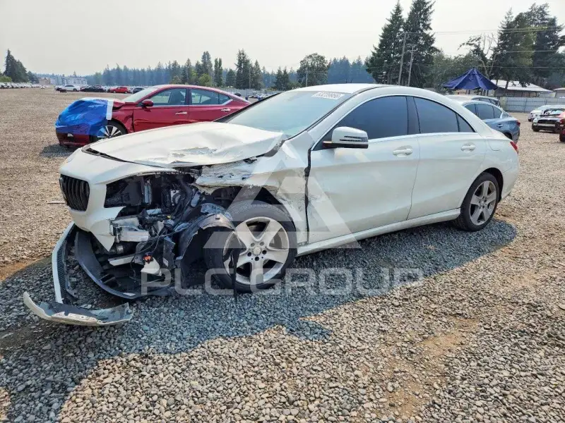 2015 Mercedes Benz CLA-Class фото
