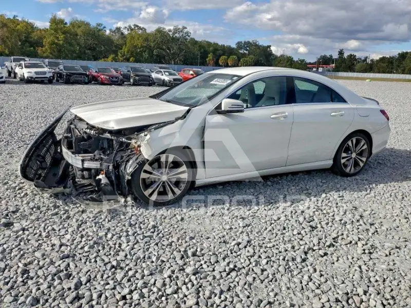 2015 Mercedes Benz CLA-Class фото