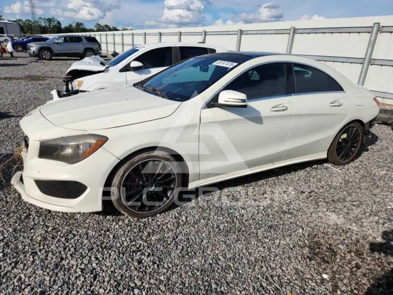 2015 Mercedes Benz CLA-Class фото