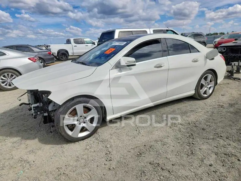 2015 Mercedes Benz CLA-Class фото