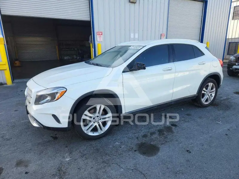 2015 Mercedes Benz GLA-Class фото