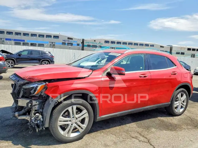 2015 Mercedes Benz GLA-Class photo