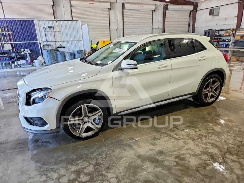 2015 Mercedes Benz GLA-Class фото