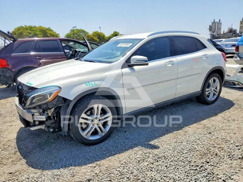 2015 Mercedes Benz GLA-Class фото