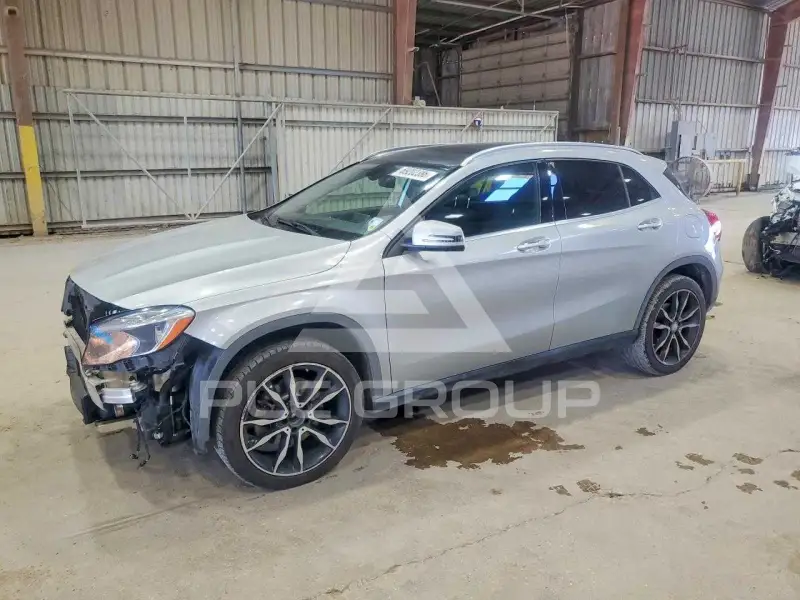 2015 Mercedes Benz GLA-Class photo
