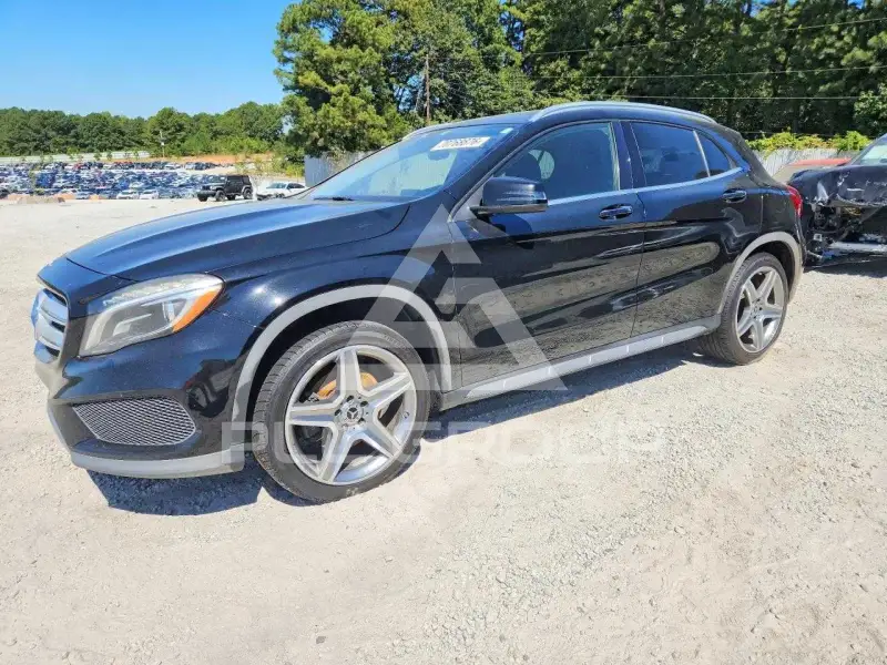2015 Mercedes Benz GLA-Class фото