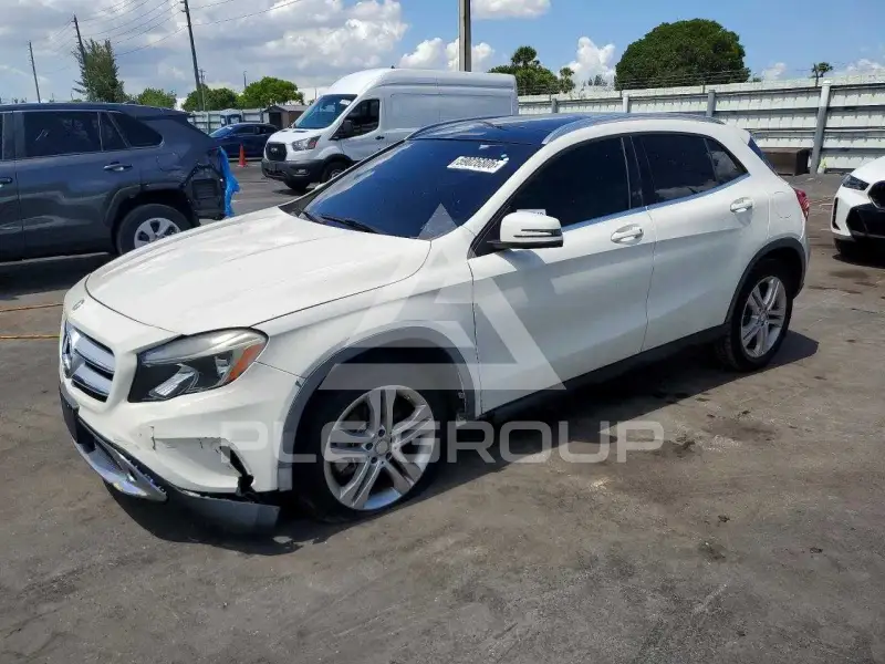 2015 Mercedes Benz GLA-Class фото