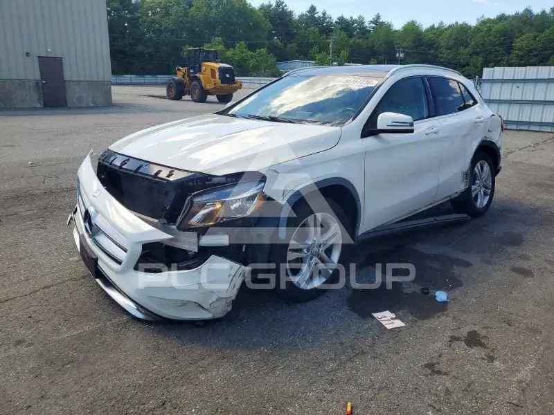 2015 Mercedes Benz GLA-Class photo
