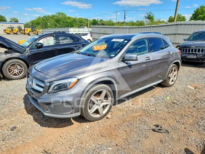 2015 Mercedes Benz GLA-Class photo