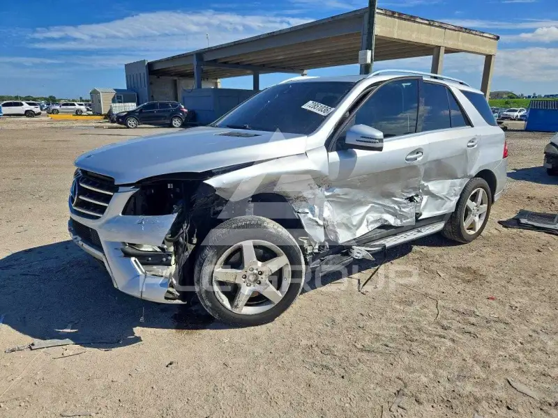 2015 Mercedes Benz ML-Class фото