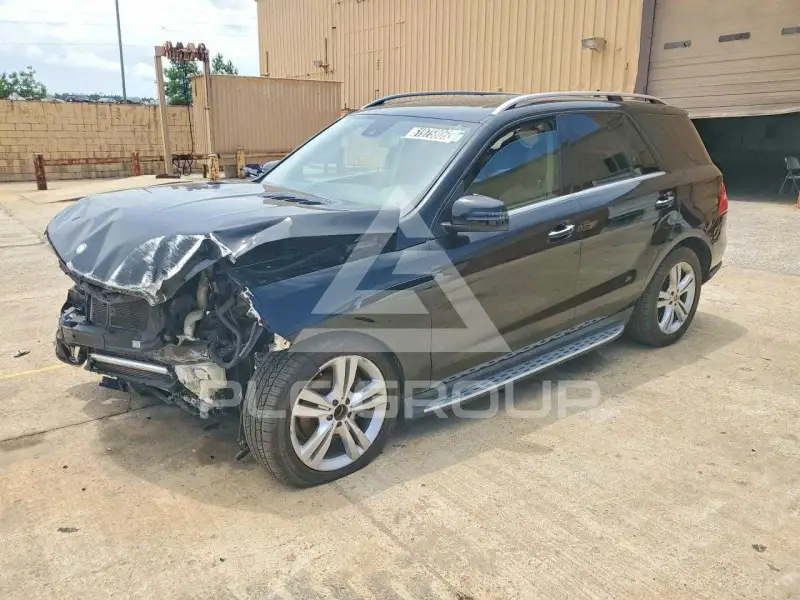 2015 Mercedes Benz ML-Class photo