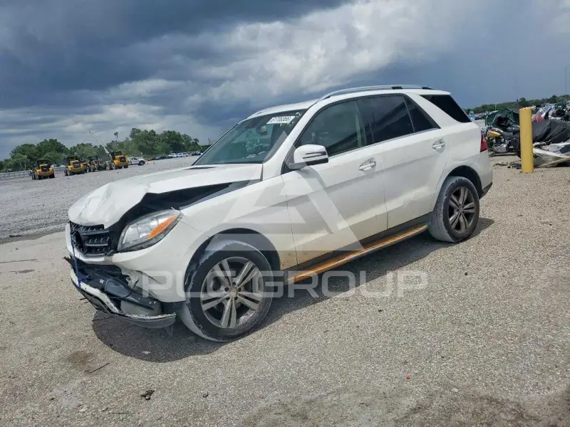 2015 Mercedes Benz ML-Class фото