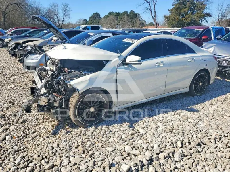 2015 Mercedes Benz CLA-Class фото