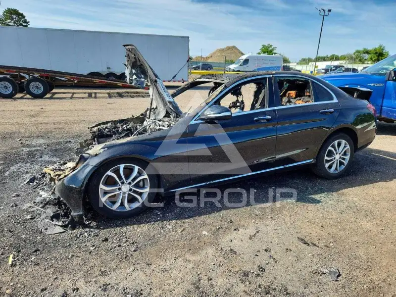 2015 Mercedes Benz C 300 photo