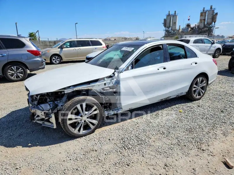 2015 Mercedes Benz C-Class фото