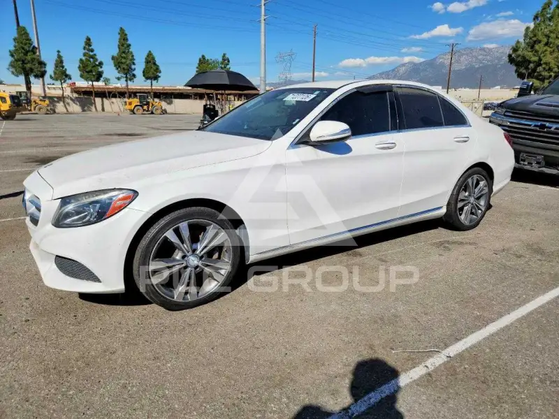 2015 Mercedes Benz C-Class фото