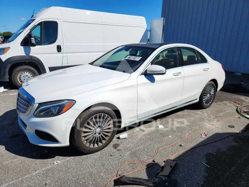 2015 Mercedes Benz C-Class фото