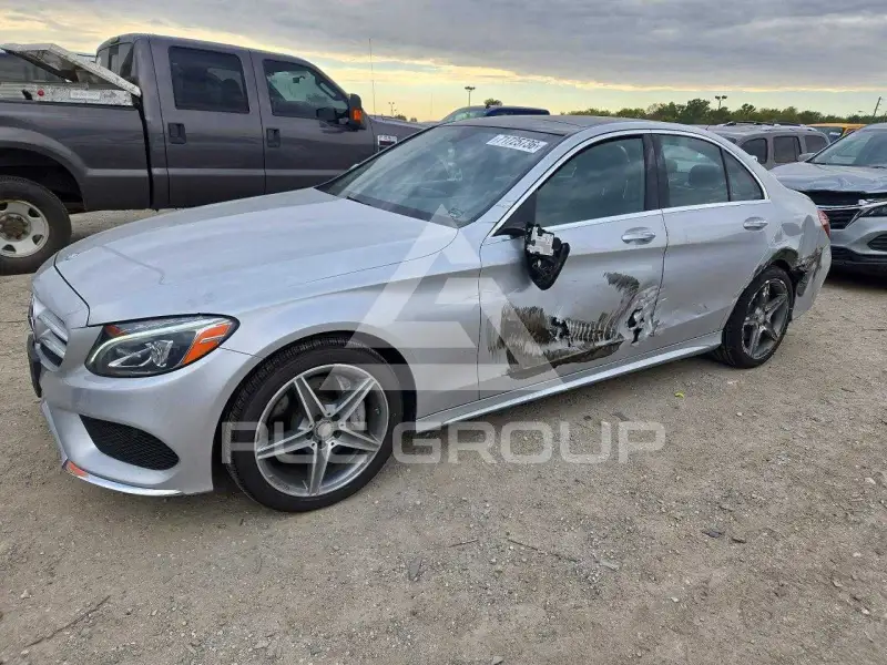 2015 Mercedes Benz C-Class фото