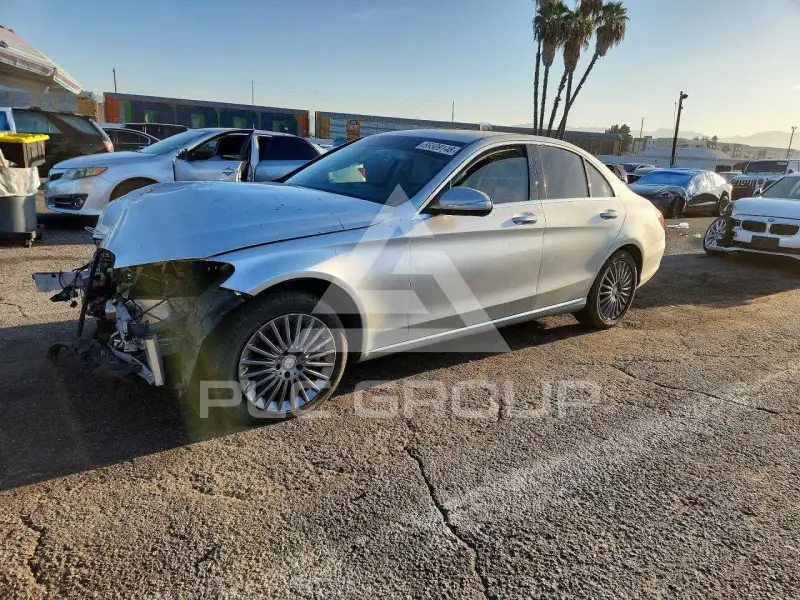 2015 Mercedes Benz C-Class фото