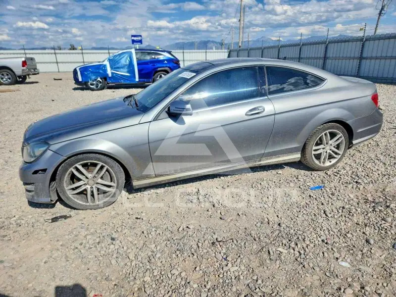 2015 Mercedes Benz C-Class фото