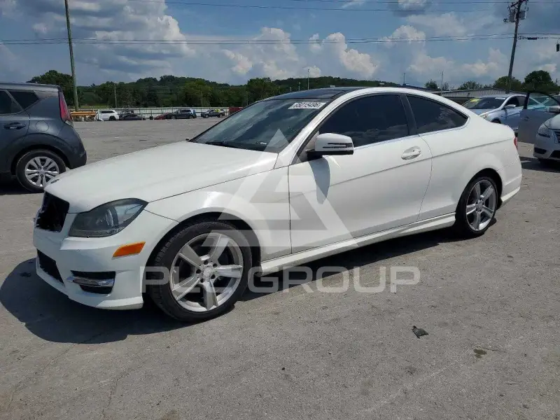 2015 Mercedes Benz C-Class фото