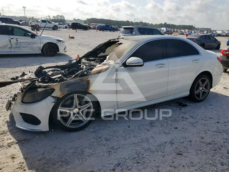 2015 Mercedes Benz C-Class photo