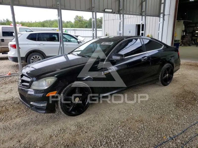 2015 Mercedes Benz C-Class photo