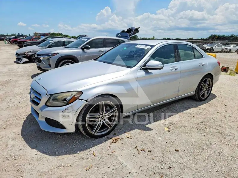 2015 Mercedes Benz C-Class фото