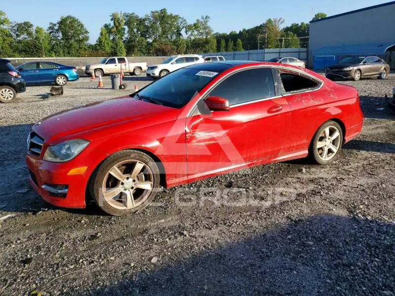 2015 Mercedes Benz C-Class фото