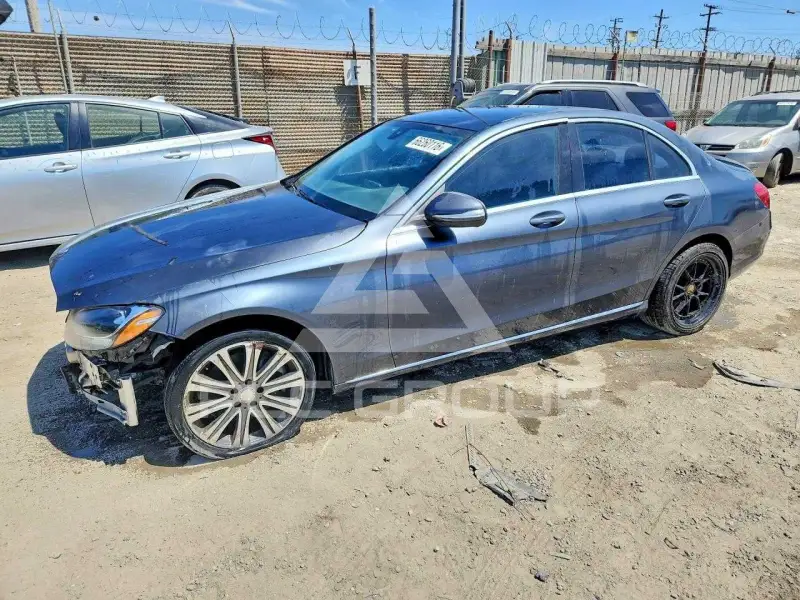 2015 Mercedes Benz C-Class фото