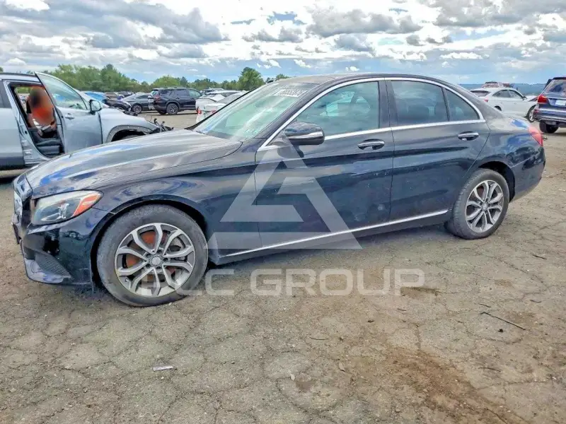 2015 Mercedes Benz C-Class photo