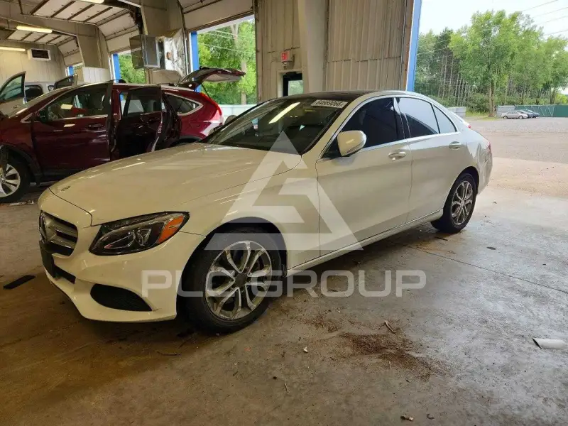 2015 Mercedes Benz C-Class photo