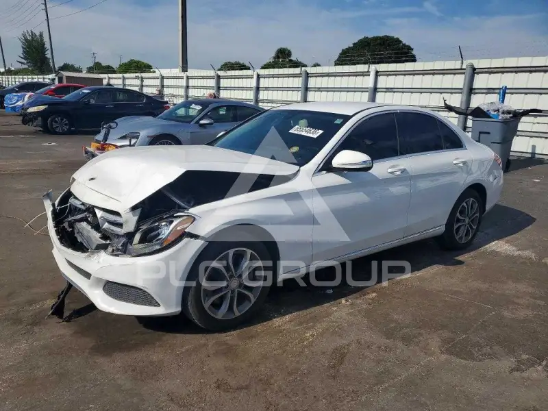 2015 Mercedes Benz C-Class фото