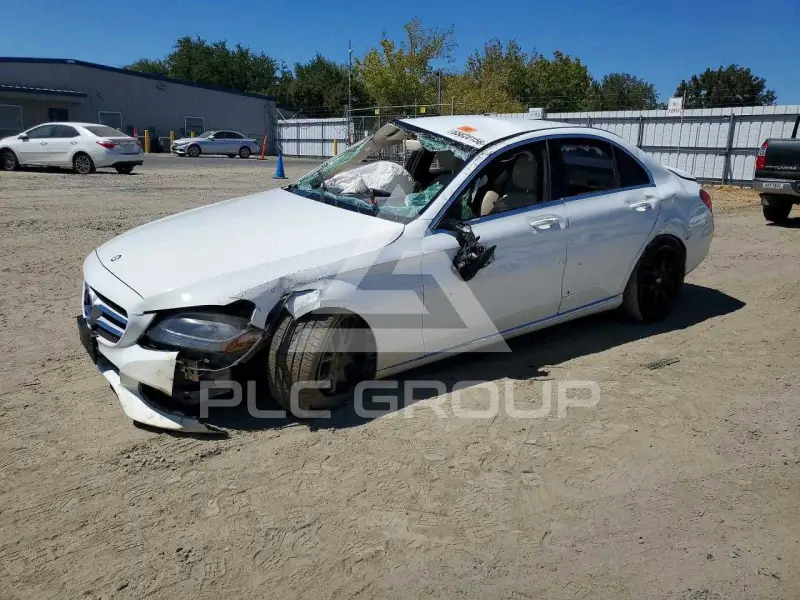 2015 Mercedes Benz C-Class photo