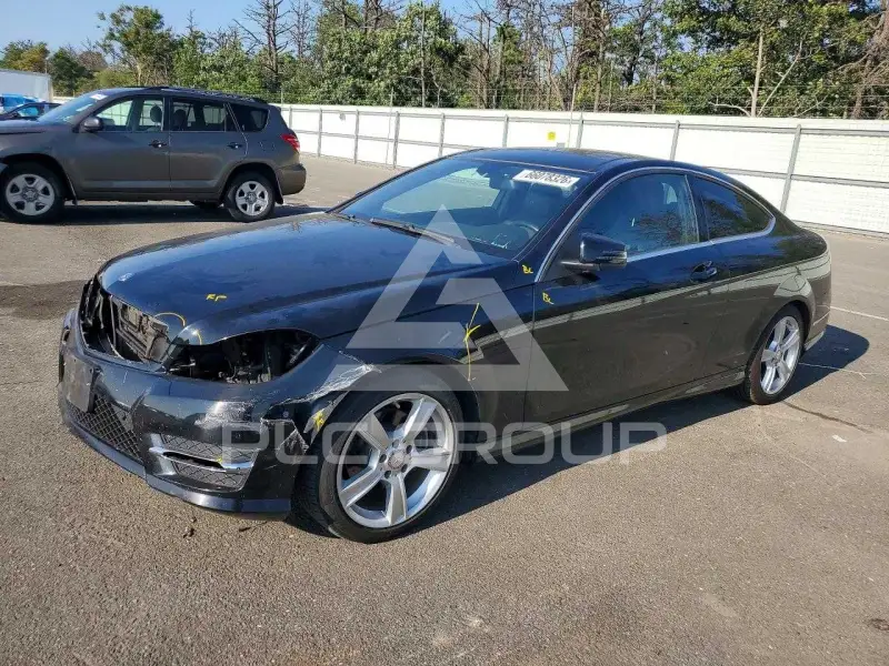 2015 Mercedes Benz C-Class photo