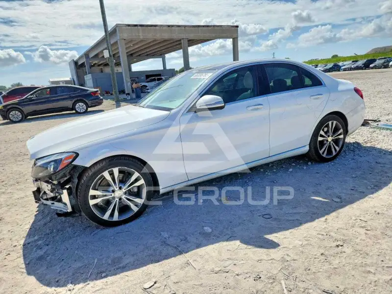 2015 Mercedes Benz C-Class фото