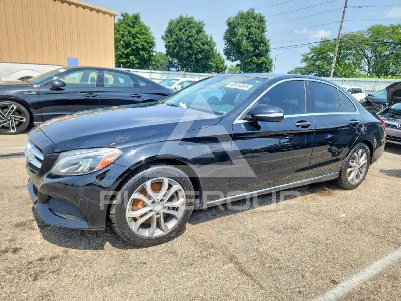 2015 Mercedes Benz C-Class photo