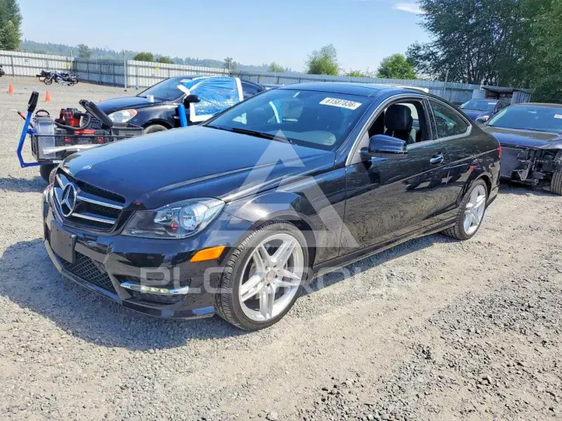 2015 Mercedes Benz C-Class фото