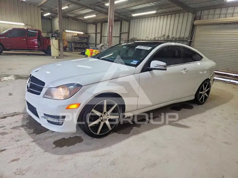 2015 Mercedes Benz C-Class фото
