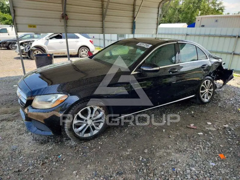 2015 Mercedes Benz C-Class photo