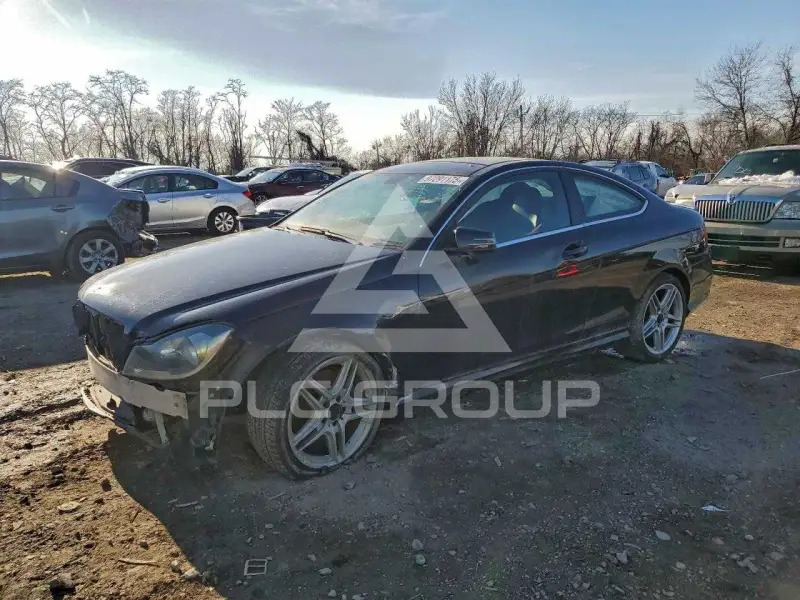2015 Mercedes Benz C-Class фото