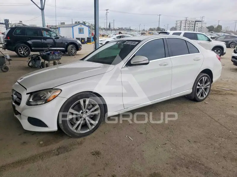 2015 Mercedes Benz C-Class photo