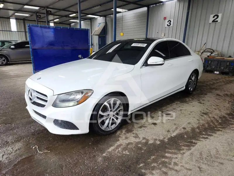 2015 Mercedes Benz C-Class фото