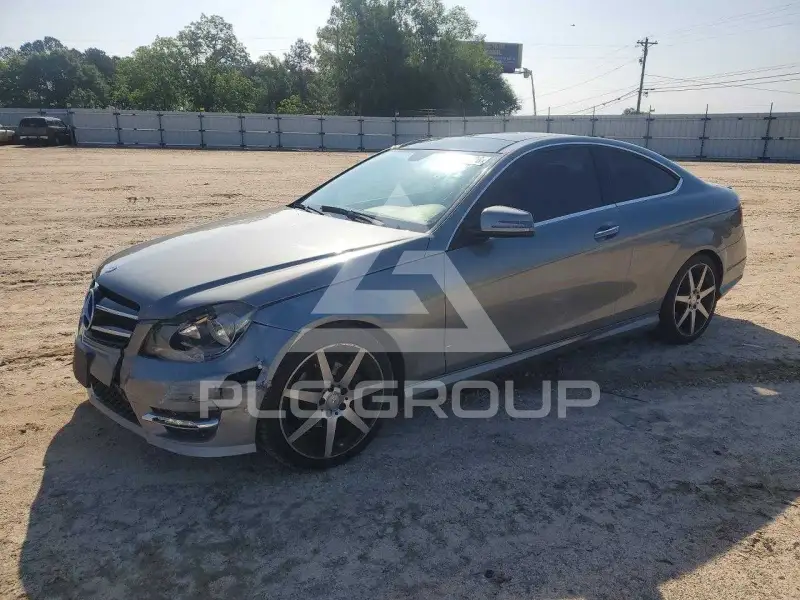 2015 Mercedes Benz C-Class photo