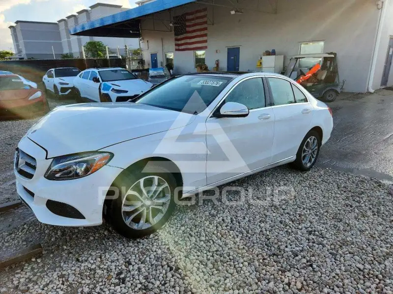 2015 Mercedes Benz C-Class фото