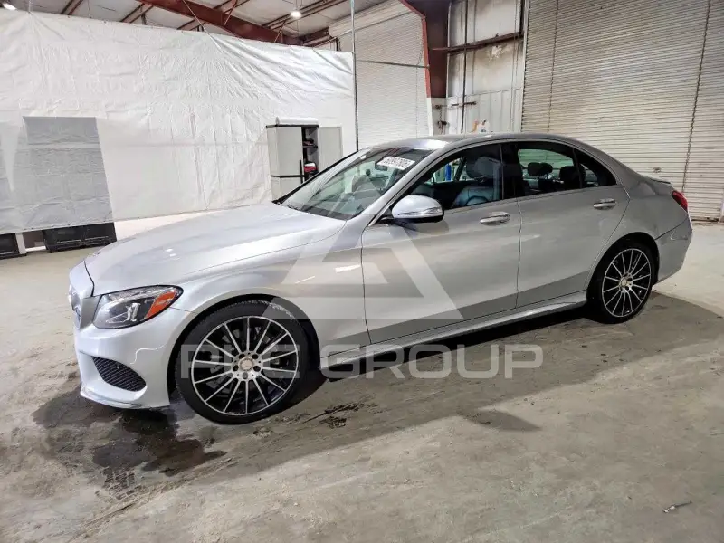 2015 Mercedes Benz C-Class фото
