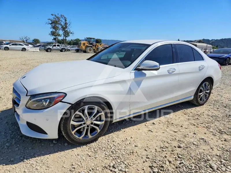 2015 Mercedes Benz C-Class фото