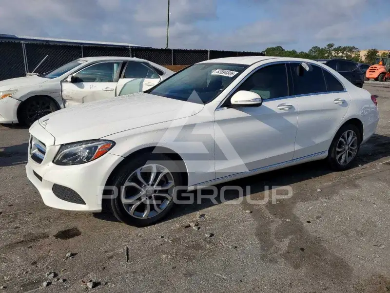 2015 Mercedes Benz C-Class фото